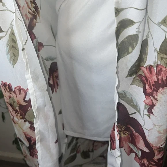 Windsor Flowy In Floral Maxi Dress - Picture 3 of 11